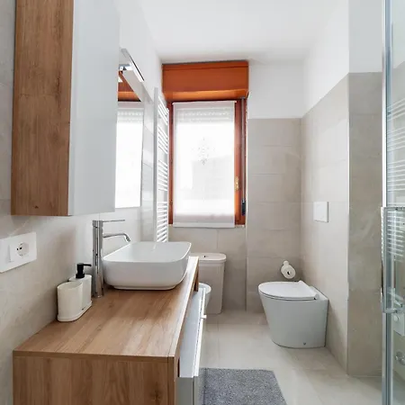 Apartment Moderno Trilocale Zona Policlinico Monza